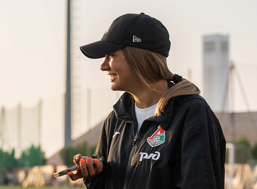 «Я начинала работать в 9-10 часов утра, а заканчивала в 4-5 часов… тоже утра»